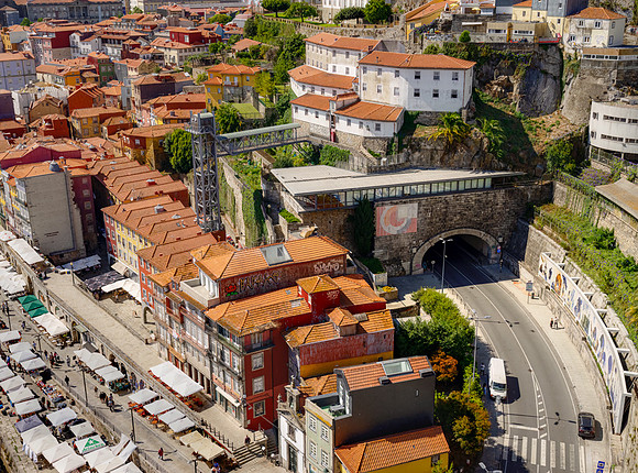 Top view of Riberira, road and tunnel from the Dom Luis bridge