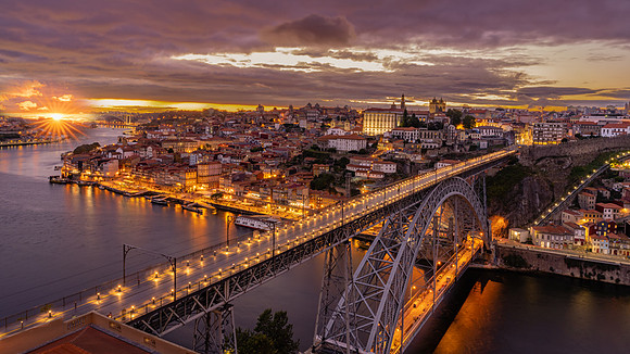 Pont de Dom Luis at sunset
