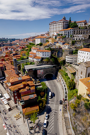 Top view of Riberira, road and tunnel from the Dom Luis bridge