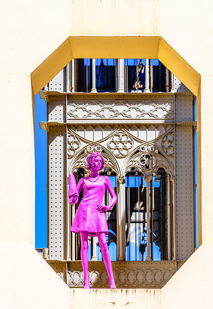 Purple girl, the structure behind is he Santa Jusa elevator