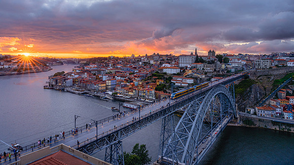 Pont de Dom Luis at sunset