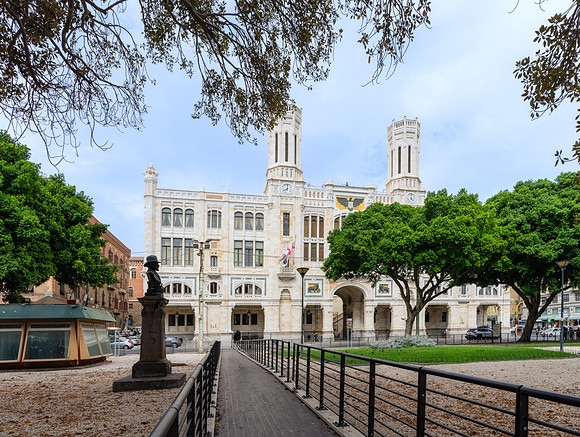 City hall in the marina district