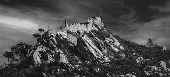 Ruins of Castelo dos Mouros, this castle once defended the entire region