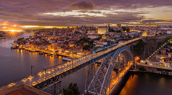 Pont de Dom Luis at sunset